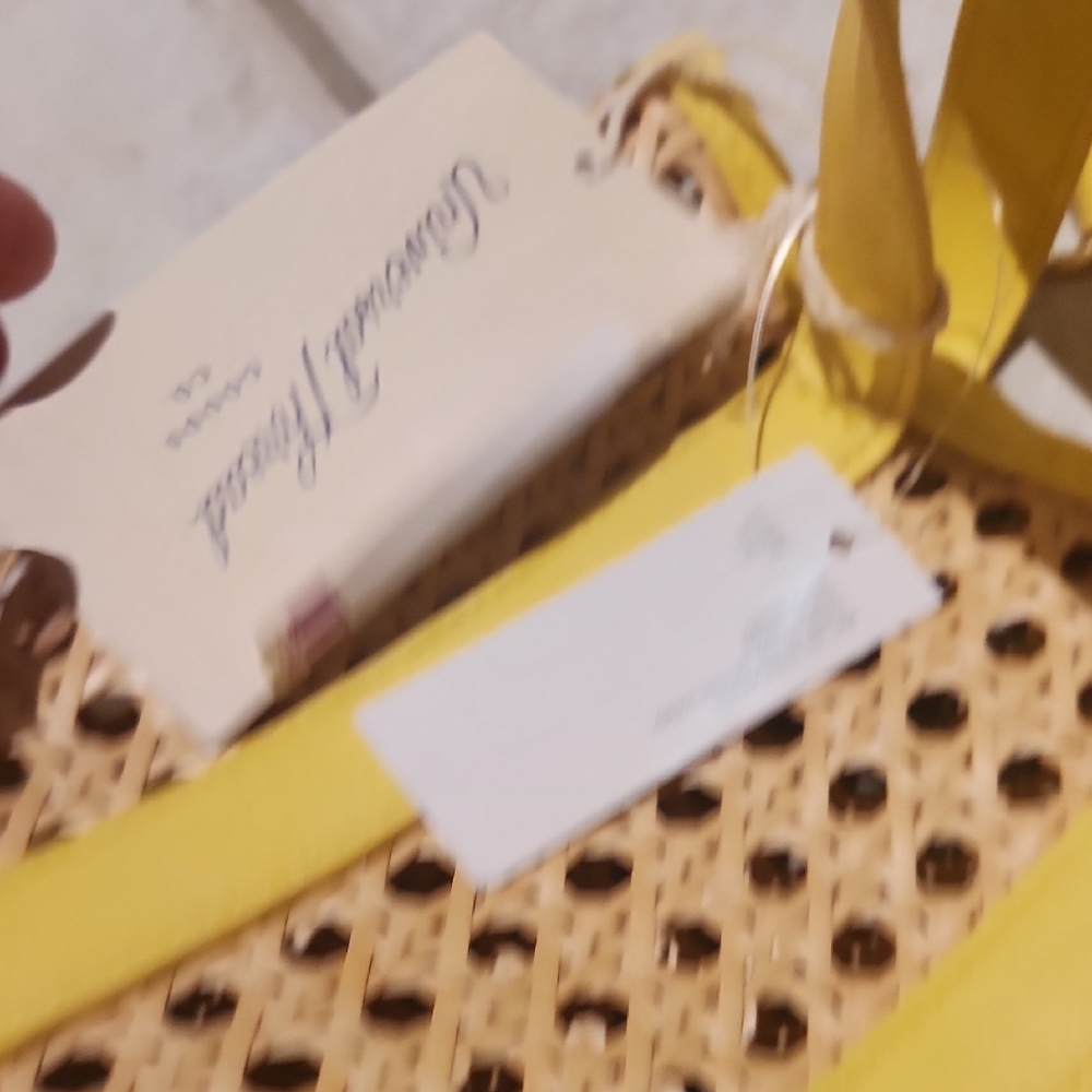Universal Thread Yellow and Tan Woven Tote - Picture 9 of 16